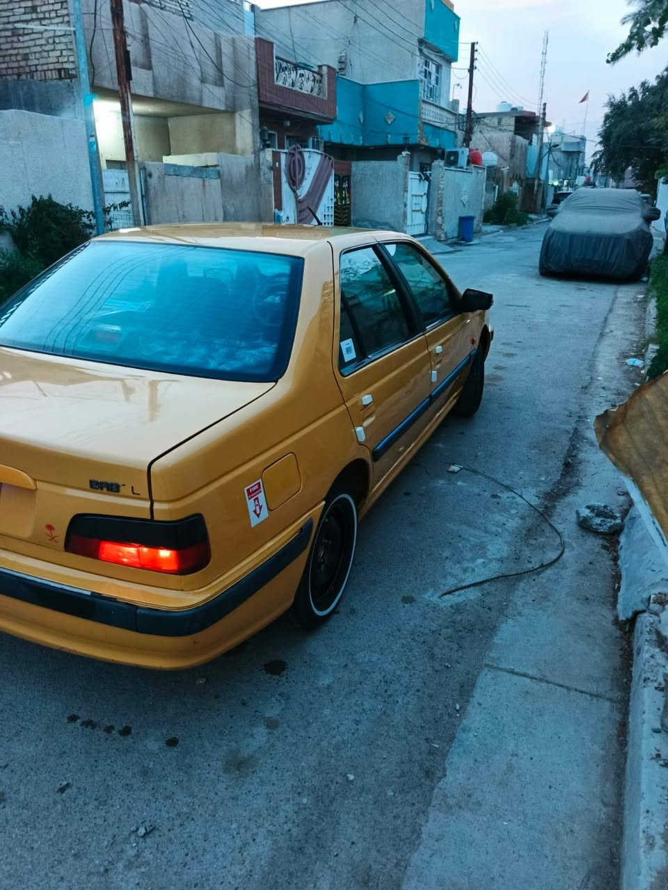 السلام وعليكم بيجو بارص موديل 2015 كير محرك بل كارتون تخم تاير صدر امامي خلفي جديد تبريد ثلج❄️ شاشه كامره حساس N مكفوله كفاله عامه لا ضربه ولا صبغ كلهه بلاديه فقط تكحيل بسيط وبارد بل جاملغ الأيمن عله كد اصبعين رقم بغداد السعر 45 وبيهه مجال مكاني بغداد  زعفرانيه ***********
