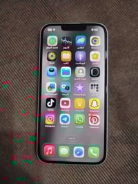 آيفون ١٣ • نضيف • ملحقات كاملة