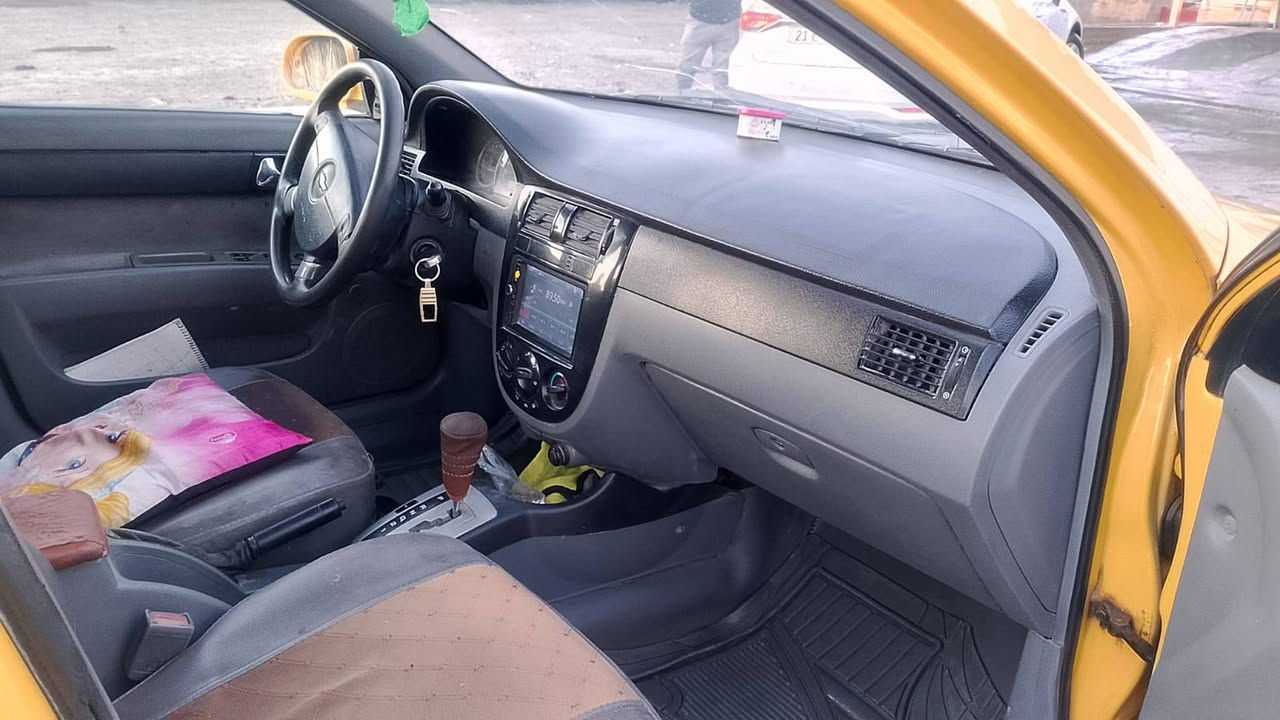 اوبترا للبيع موديل 2011سنويه باسمي مكفوله من الضربه بيه طخه بسيطه بالجاملق الخلفي سياره جاهزه محرك كير كهربائيات تبريد السعر 60بيه مجال بسيط للشراي رقمي ***********
