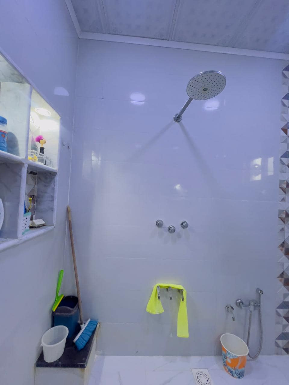 🏠.دار لبيع حديث جدا 📍 🏠

. ((((🏢🏢🏢🏢 🧿🧿🧿)))) ⭕

الموقع/ طريق حله كربله ابو غرق نزلت سيد ادريس حي ابو اسد 📍📍

 
المساحـــة الكليه / 368 

التفاصيل // الطابق الاول غرفتين نوم صاله مطبخ صحيات هول كراج حديقه مرتبة 

الطابق الثاني / غرفتين نوم صحيات بيتونه 
 

السعر :  ***********  محمد الجنابي المدهش للعقارات

 
 
  شوارع نظاميه  تتوافر كافة الخدمات ماء كهرباء تبليط 

للمزيـــــد من الاستفســــــار مراسلــة الصفحــة او زيارة #شركة المدهش للعقارات والمقاولات 📍📍 
الكائن في الحلــــة - شــــــــارع بغداد قرب مدينة العاب المدهش فرع مطعم ابو صفاء الاول فرع الجسر المشاة  او الاتصــــــال علــــى

 ☎️***********_*********** ☎️
 متوفــــــر واتساب
💢لمــــــن يــــــرغب فــــــي عــــــرض عقاره طابــــــو صــــــرف او زراعــــــي او تجــــــاري يرجــــــى مراســــــلتنا 💢
#شركة _المدهش للعقارات والمقاولات⁩
