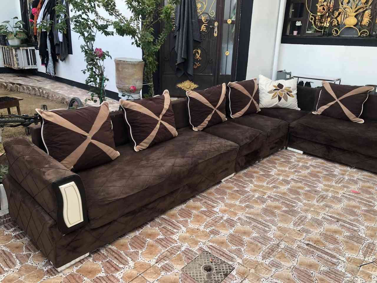 السلام عليكم ديوان ابو الكوشه كلش نصيف خشب بلوك سفنجه لوك للبيع سعر 90وبي  مجال  مكاني كركوك حي النداء اتصال على الرقم ***********
