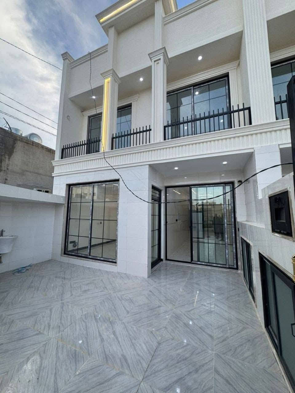 للبيع في اربيل حي 8 حصاروك
سند طابو يتسجل بإسم اي عراقي

مساحة 125M+125M طابقين 

يتكون من⤵️

➖4غرف نوم 

➖استقبال

➖صاله

➖مطبخ

➖مجموعه صحيات

➖كراج

السعر 6 دفاتر و 60 ورقة وبي مجال 

للستفسار

*********** واتساب

*********** واتساب
