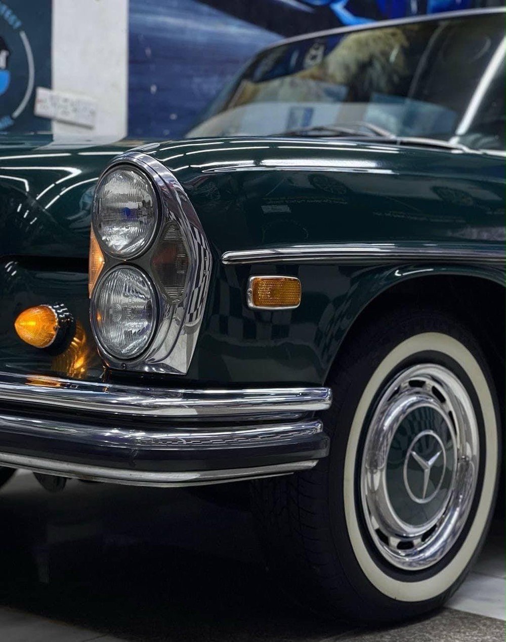 مارسدس انتيكا موديل 1969 حجم المكينه 300 رئاسيه بيها مكانات صبغ رقم بغداد موقع بغداد بلديات
ممكن تذكر شنو حالة المكينه والكير؟ وهل السيارة ماشية وجاهزة لو بيها أي ملاحظات ميكانيكية حالياً؟: 
السياره جاهزه من كلشي مكينه وكير كفاله
هل بيها أوراق/سنوية/لوح بغداد جاهز، لو تحتاج نقل ملكية أو أي معاملات؟: 
جاهزه لوحات وسنويه بغداد انگليزي هزه جديده
وين موقع السيارة بالضبط داخل بغداد، وهل متوفر فحص أو معاينة قبل الشراء؟: 
بغداد البلديات
شنو آخر سعر تريدها، وهل أكو قابلية بسيطة على التفاوض؟: 
20000 دولار
إذا أكو أي شغل على الهيكل أو الصبغ غير المذكور، مثل لحام/حوادث/نفخ، تگدر توضحها؟: 
مكانات صبغ 