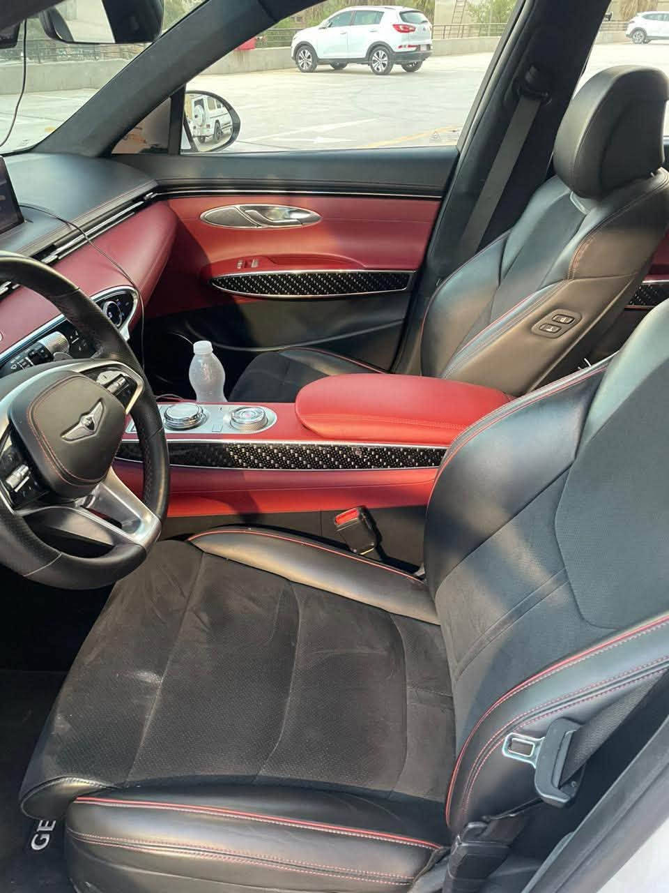#جنيسس GV70  🔥
موديل : 2022
سعر 315 بيه مجال 
المحرك :V6 TWIN TURBO  
الحالة : جاملغ امامي وخلفي+باب صبغ
العداد :32 الف ميل  
المواصفات:فول برستيج 
ابيض داخل احمر واسود 
بصمه+بصمه ابواب 
وضعيات قياده 
تشغيل عن بعد
اوتو بارك 
كشن مساج 
كشنات خزن 
 كشنات كهرباء
كشنات حار بارد
شحن لاسلكي 
4كامرات 
ترحيب 
ستيرن كهرباء 
بانوراما 
عداد إلكتروني 
رادارات اماميه خلفي 
نقطه عمياء 
فورويل 
أناره داخليه ليد 
لد امامي +لايت زينون 
شاشة ايباد
كاميرا
نظام صوت 
اشارة مرايا
تحديد سرعة
بغداد كرخ 
***********

