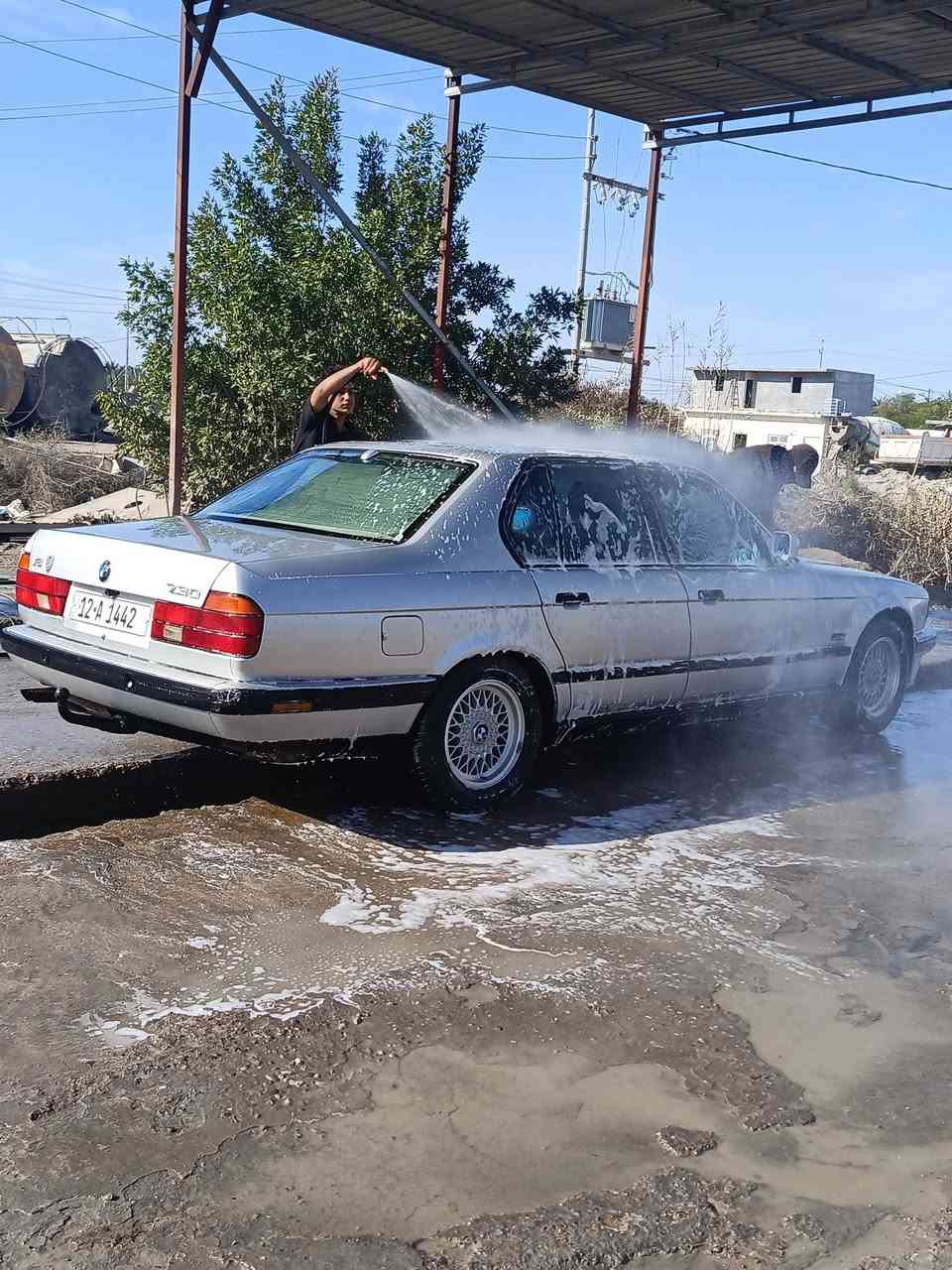 السلام عليكم بي أم دبليو BMW
حجم 730 مسكر 
مكينه 8 سلندر مسكر 
السياره كفاله عامه من كلشي بدي ودواخل ومحرك تايرات عدا ضربه بالچاملغ الخلفي قياس 40 سم مربع 
السياره على وضع الشركه كلشي بيها بلاد 
السياره فيشه ما محور بيها 
السياره كلشي شغال بيها 
السياره تبريد تدفئه 
السياره تبريد قطعتين 
السياره تنته كهربائي 
السياره لون سلفري مميز 
السياره رقم انگليزي 
سنويه 2029 
السياره من اربيل لراعيها وبقت عد راعيها شي قليل واخذتها اني 
السياره رقم نينوى مشروع وطني بأسم واحد من البصره 

السعر 83 وبيها مجال كلش قليل واليگول السعر هواي خل يقره التفاصيل مرتين للتواصل 
***********
