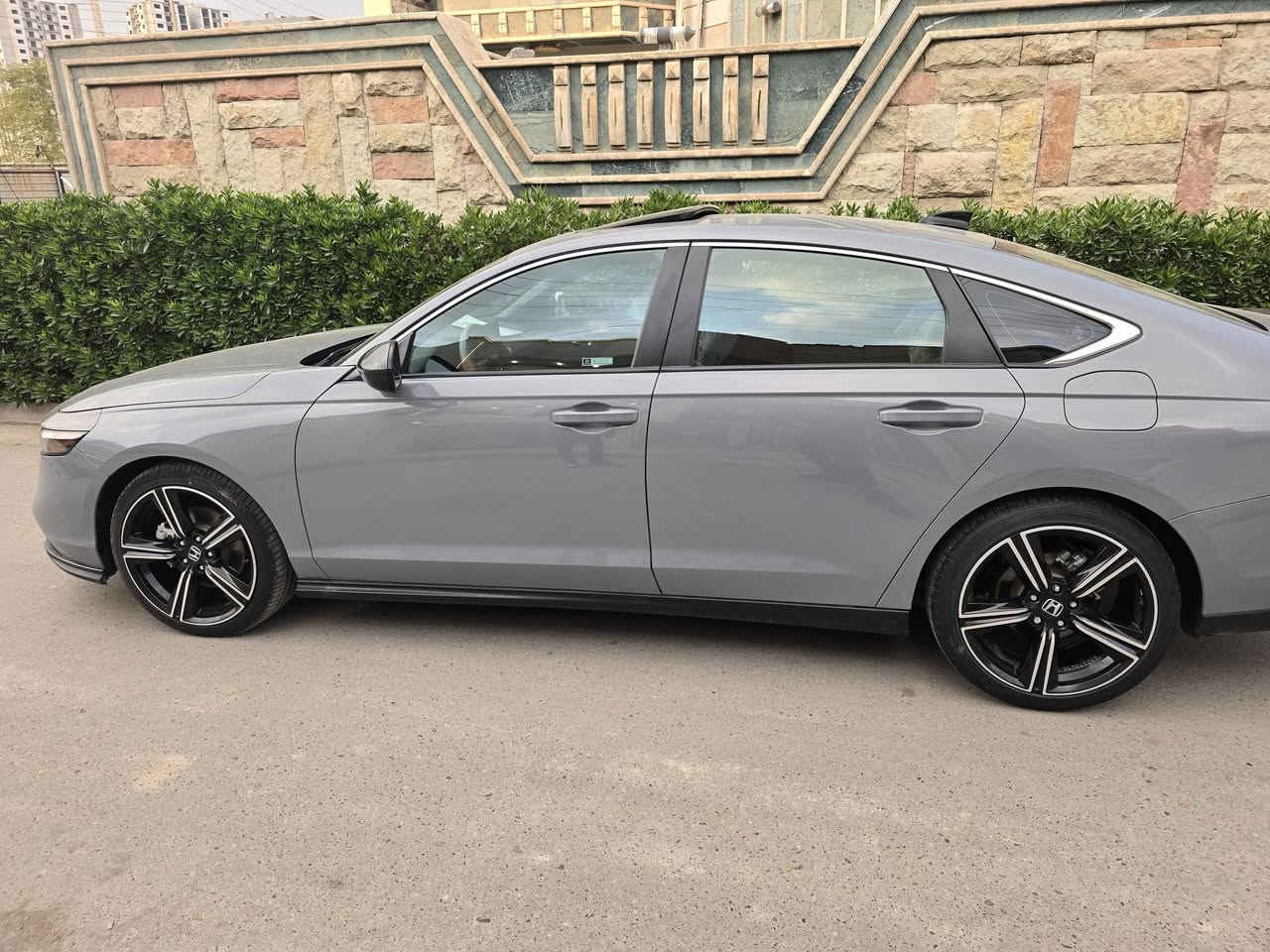 السلام عليكم
هوندا اكورد موديل ٢٣ سبورت 
فتحه سقف
تشغيل عن بعد 
وبيه هواي مواصفات 
بيع مستعجل 
١٩٠ وبيه مجال حك الجيه 
بكان بغداد حي الاطباء
***********
