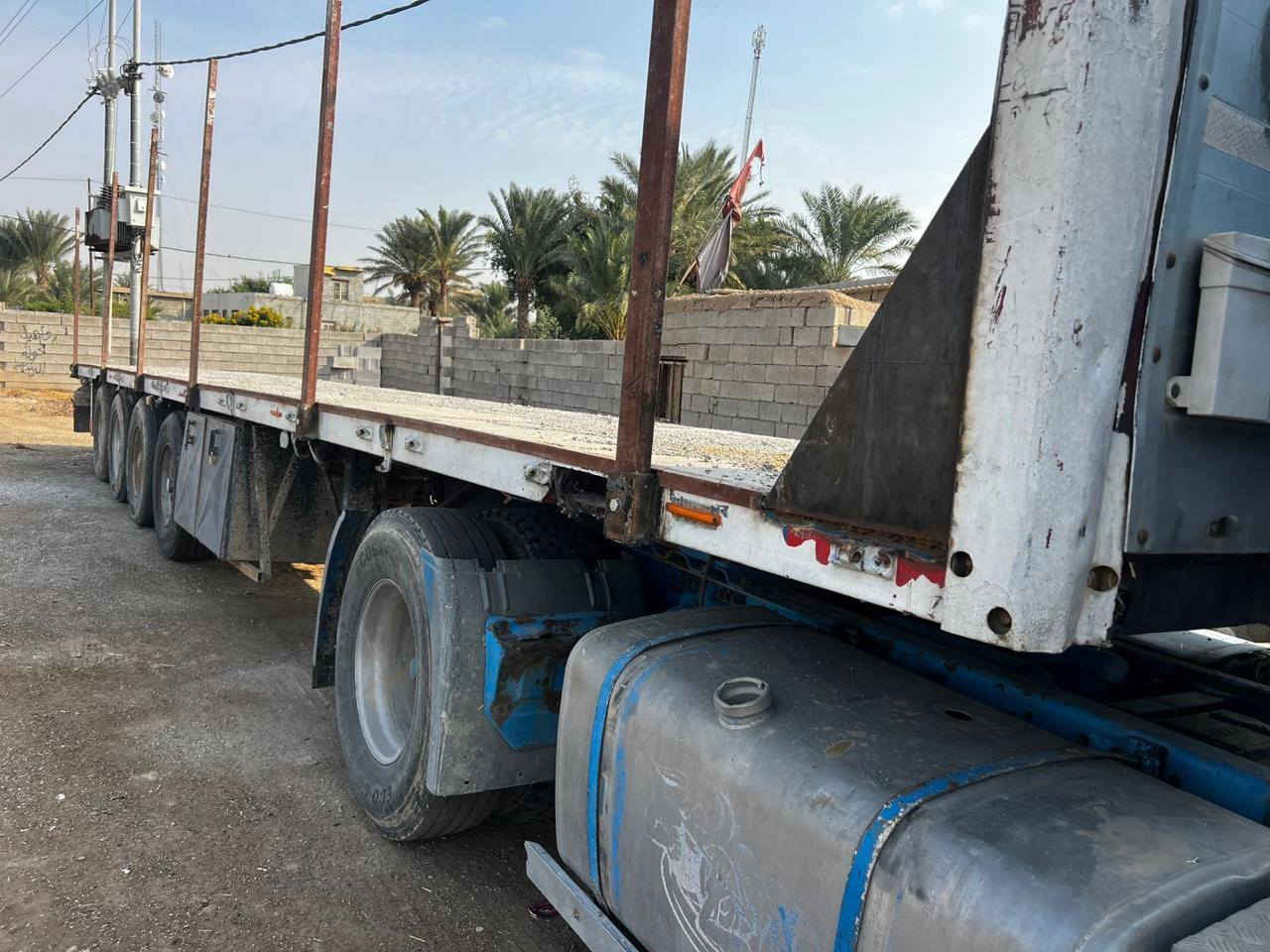 السلام عليكم عربانه اوربيه للبيع شاصي الماني 13متر و60 اربع دناكيير  حرفش 2رفاعات  تايرات نص عمر يعني مقبولات حصيره حديد جاهزه للعمل ابريك وهوا  وكهربائيات  العنوان واسط الشحيميه ملاحظه مكلف بالنشر للستفسار الأتصال بالرقم *********** غير متواجد ع الفيس
