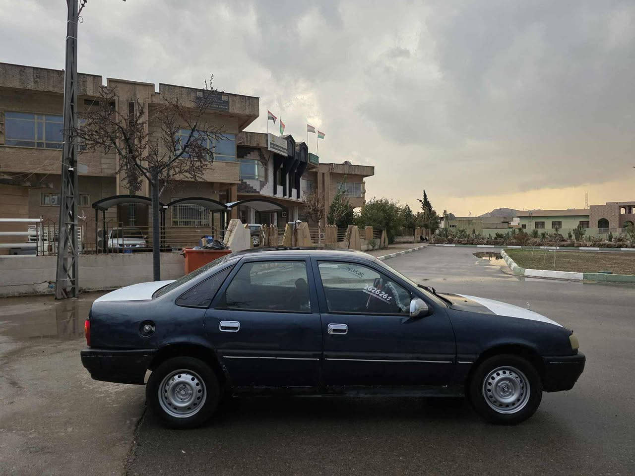 ئۆپڵ ڤیکترا مۆدیل 1990 ئارم پلاستیک هەولێر بەشەرتی سەیتەرەو مەفرەزەو دایرەی مروور هەموو کوردستان پی بگەری بەشەرت مەکینە شانزە زۆر مەزبووت
گێروو مەکینەو کارەبایو ریۆشتنو لیخورینی زۆر مەزبوتە موس براوەی نیە
 ناو دەری ریکو پیکە سەخفو شانی جوانە ماڵی فەقیرەو بەنزین ناخوات 
گەرمی فڵچە گێچ لەیت سەکن گشتی مەزبووتە تایەو ویل پاتری خاوێنە 
شوێن رانیە نرخی ١٥گەڵاو معامەلە
*********** ڤایبەر و واتس ئەپی لەسەرە السليمانية, العراق
