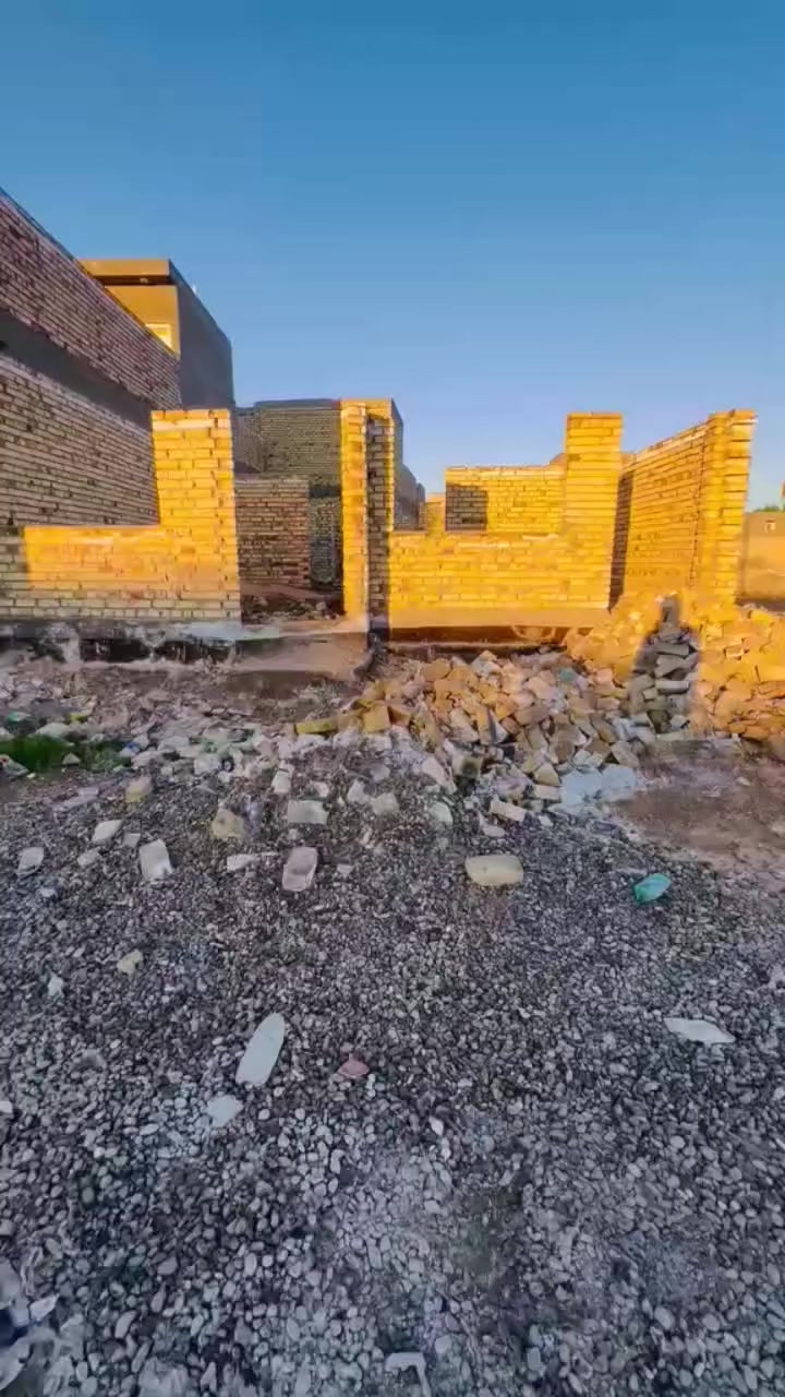 السلام عليكم هيكل 185 متر للبيع طابو زراعي سند 25 مع كافه الخدمات عرض الشارع 15 متر الموقع شارع 100 قرب جسر المشاه يبعد عن شارع 100 حوالي 100 متر تقريبا السعر 60 مع مجال بسيط ***********
