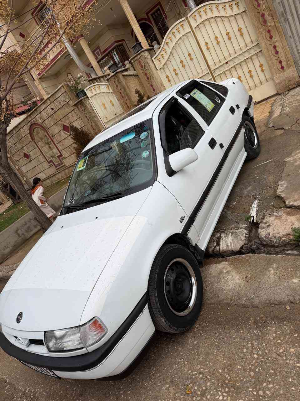 سلام عليكم
فكترا رقم اربيل 
حجم 16 ستيرن باور موديل 91
بدون دعم وبدون صبغ فقد دوائر 
كير ومكينه بشرط 
تحويل وغرامات بشرط 
شواصي وتكم و الحوض والكص بشرط 
وايرمنيه كلها شغال حتى البريك
سياره جاهزه 
عنوان شيخان 
***********
