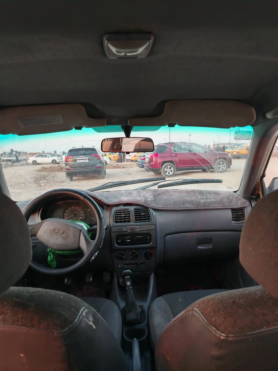 هونداي اكسنت موديل 2000 سياره مصبوغه عام للجماليه سياره خير من الله گير ومكينه تبريد ويا السويتش رقم بغداد سياره باسمي تحويل ثاني يوم السعر 37 وبيها مجال الطيبين ***********
