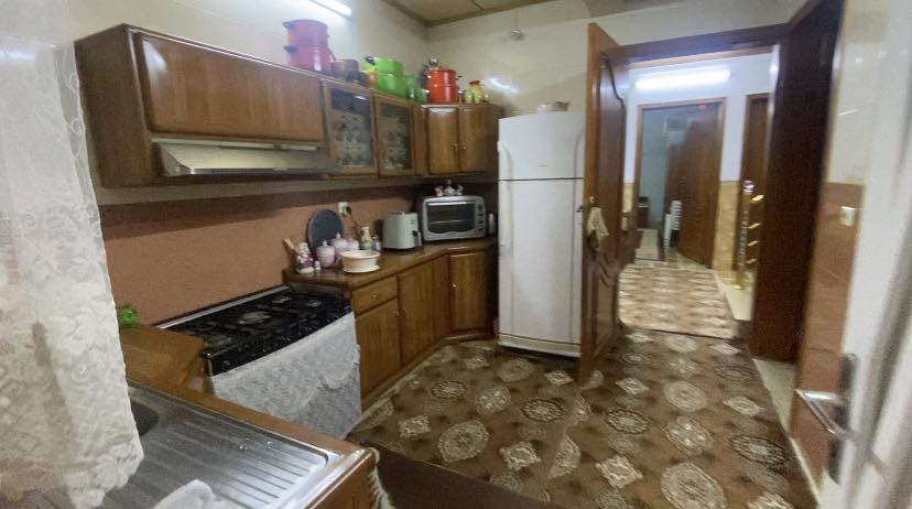 عروض مكتب ضفاف النيل
دار للبيع ركن 
المنطقه موصل الجديده فرع دوره عبو اليسي شارع العريض 
المساحه 180متر ركن
الموصفات طابقين 
الطابق الاول غرف نوم عدد 2+استقبال +هول +مطبخ حار بارد 
+صحيات خارجيه 
الطابق الثاني :غرف نوم عدد3+صحيات +هول مطبخ +بيتونه 
شارع بعرض 20متر 
سند طابو الأيمن 
تحويل مباشر بأسم شخص 
سنه البناء 2013
لأستفسار اكثر 📞
***********
***********
عنوان المكتب موصل الجديده قرب المجسر مجاور صيدليه ركن الجديده
