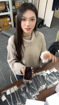 شاشة ايفون • ايفون ١٣ برو ماكس • ايفون ١٦ برو ماكس