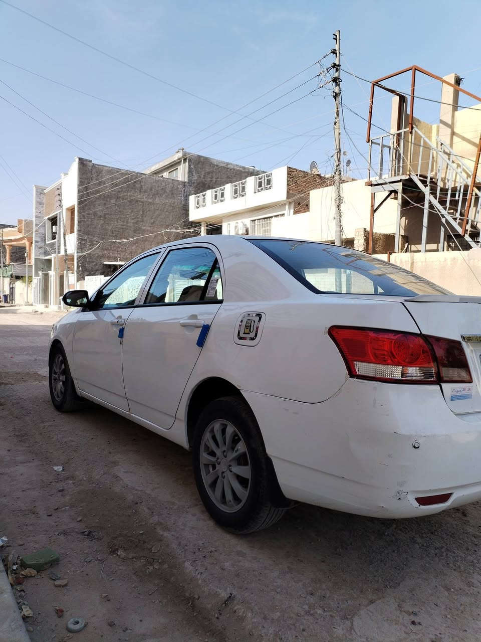 السلام عليكم للبيع بي واي دي موديل ٢٠١٣ رقم بغداد انكليزي كير اوتوماتيك مكينه ١٨٠٠ سياره جاهزه مابيه اي نقص مواصفات فتحه تحكم ستيرن بصمه تدفئه وتبريد ثلج مكان السياره سريع حي العامل مجاور مسبح الرافدين السعر ٥٩ تلفون ***********
