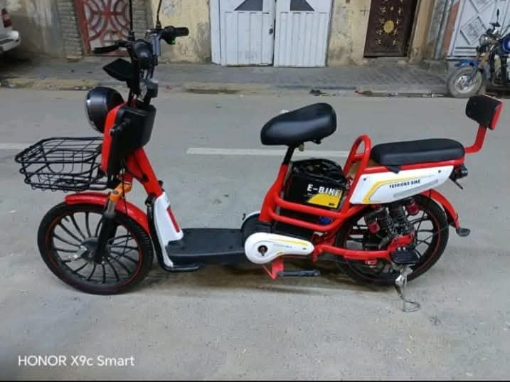 السلام عليكم 
دراجه شحن 
موديل، 2025
كارتين تشغيل 
وسويج 
بصمتين 
تشغيل عن بعد 
تثبيت سرعه 
ماشيه 11372
سرعتهه 99
5سرع
مكانها كوت حي الشهداء  
السعر 400وبيه مجال


**إذا كنت صاحب هذا الإعلان وتريد حذفه لأي سبب، رجاءا أرسل رسالة إلى الدعم الفني**