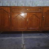 بوفيه للبيع والسعر ب 100 وبيها مجال الشرايه اتصل07721282289