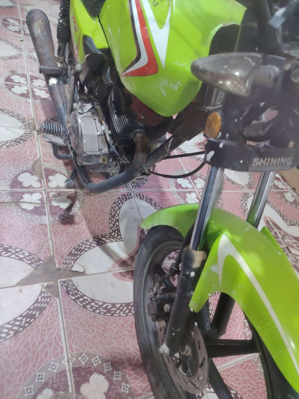 سلام عليكم.
 دراجه شانك موديل 2023
نضيف مكينه ما مفتوحه 
اوراق اصولي 
800وبيها مجال مكاني طوريج 
***********
