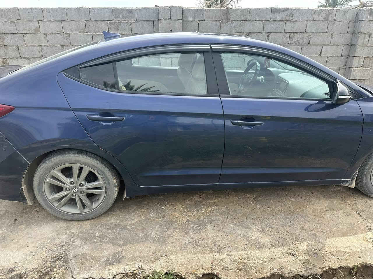 السلام عليكم سياره نوع الانترا موديل 2018وارد امريكي السياره كلين بدون ايي ضربه +لمتد مفوله مواصفات دوش مكينه وكير وحداديه مكفوله بيه فقط كلير شي قليل باجاملغ الخلفي يمك الصور وباوع عنوان بابل تقاطع العلويه شريفه بنت الحسن للتواصل ***********
