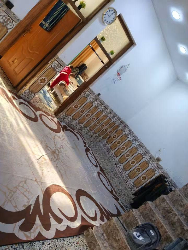 السلام عليكم بيت للبيع  سند 25
بغداد الراشدية بداية شارع المارسمة مقابل السدرة ماركت 
المساحة 180 طابقين 
4 غرف و استقبال وحولي كبير 
باقي التفاصيل على الخاص ***********
