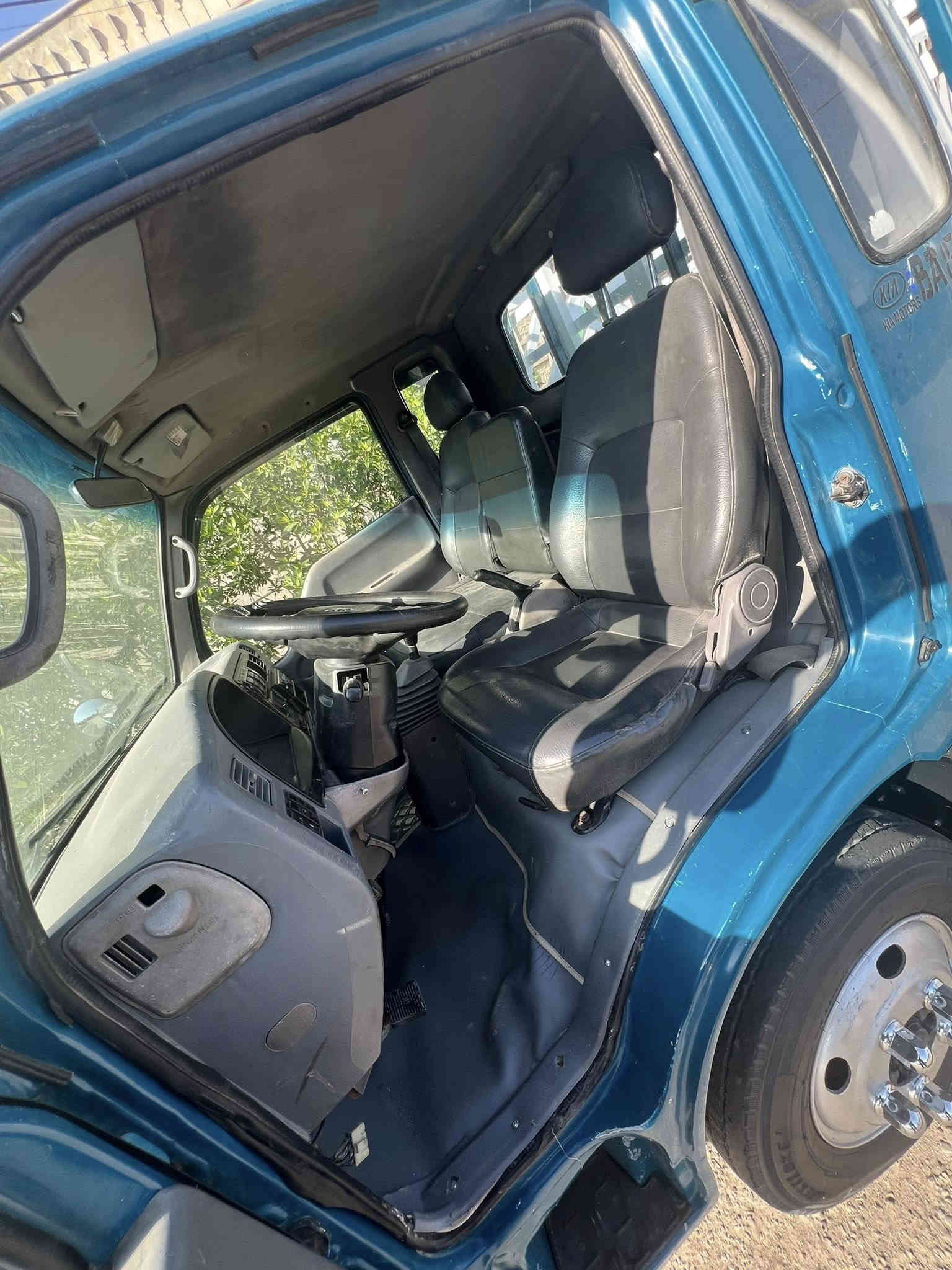 سلام عليكم كيا فحل. موديل ٢٠٠١ 
رقم ديالى  الماني  تحويل.  مباشر. 
سيارة نضيفة إلى درجة. مكينة كير 
اكسل شاصي.  كفالة عامة حدادية
جديدة تخم تاير. محجر تفصال كهربائيات كلهة شقالة. محور. ١٤ 
سيارة جاهزة سعر. 85 $ وبيها مجال 
الاستفسار   ***********مكاني بغداد.  ملاحضة سيارة بيهة مكانات صبق ابد ممثرة
