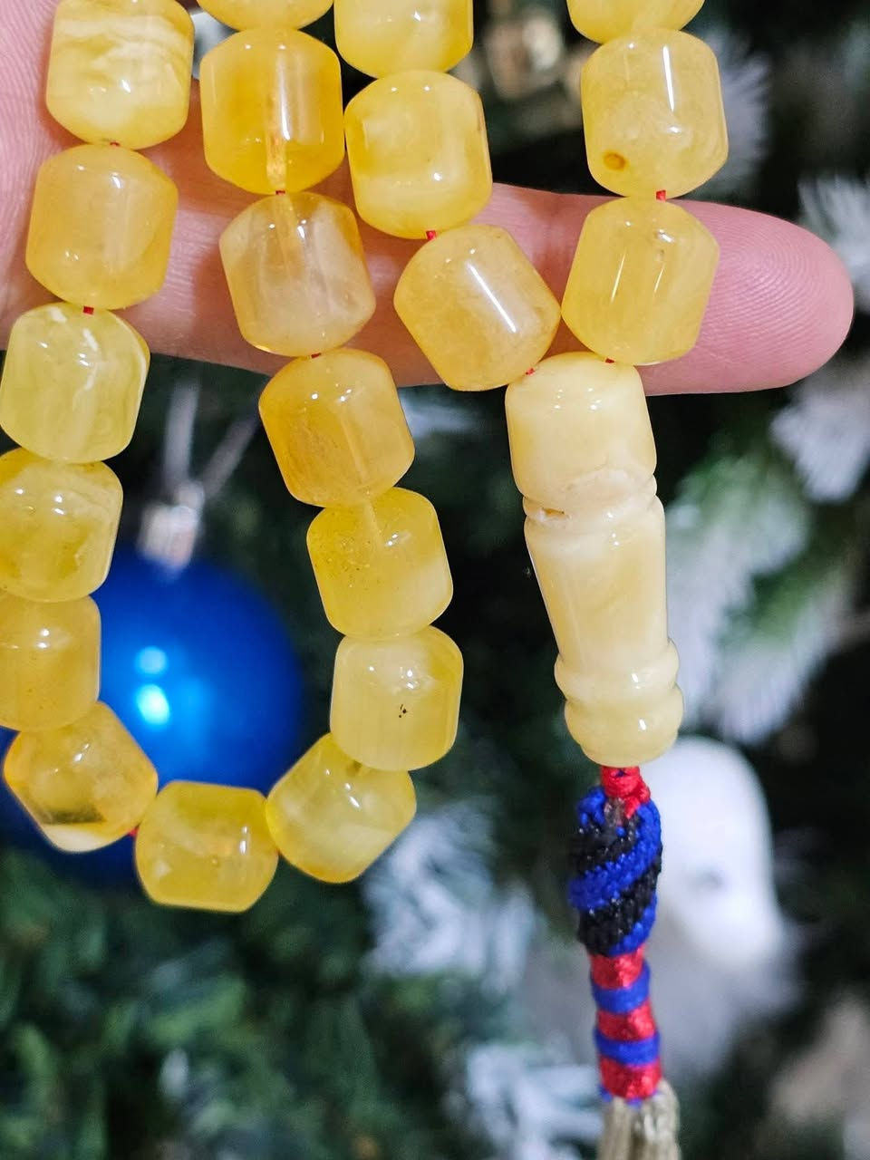 جماعة الصيني والكبس اعبر المنشور رجاءا" 
مسبحه من كهرب بحر البلطيق الحر الطبيعي الصافي المشخط  باجمل جراخه بين البرميلي الكويتي وبين البرميلي الصندوقي مزينه بكركوشه خليجيه  شرط وضمان مدى الحياة بأصالة الخامة لاكبس ولاضغط ولا مسال ولامعالج ولاكهرب صيني 
 وزن ٥١ غرام ٥١ حبه قياس الحبه ١٠.٥×١٢.٥ ملم


**إذا كنت صاحب هذا الإعلان وتريد حذفه لأي سبب، رجاءا أرسل رسالة إلى الدعم الفني**