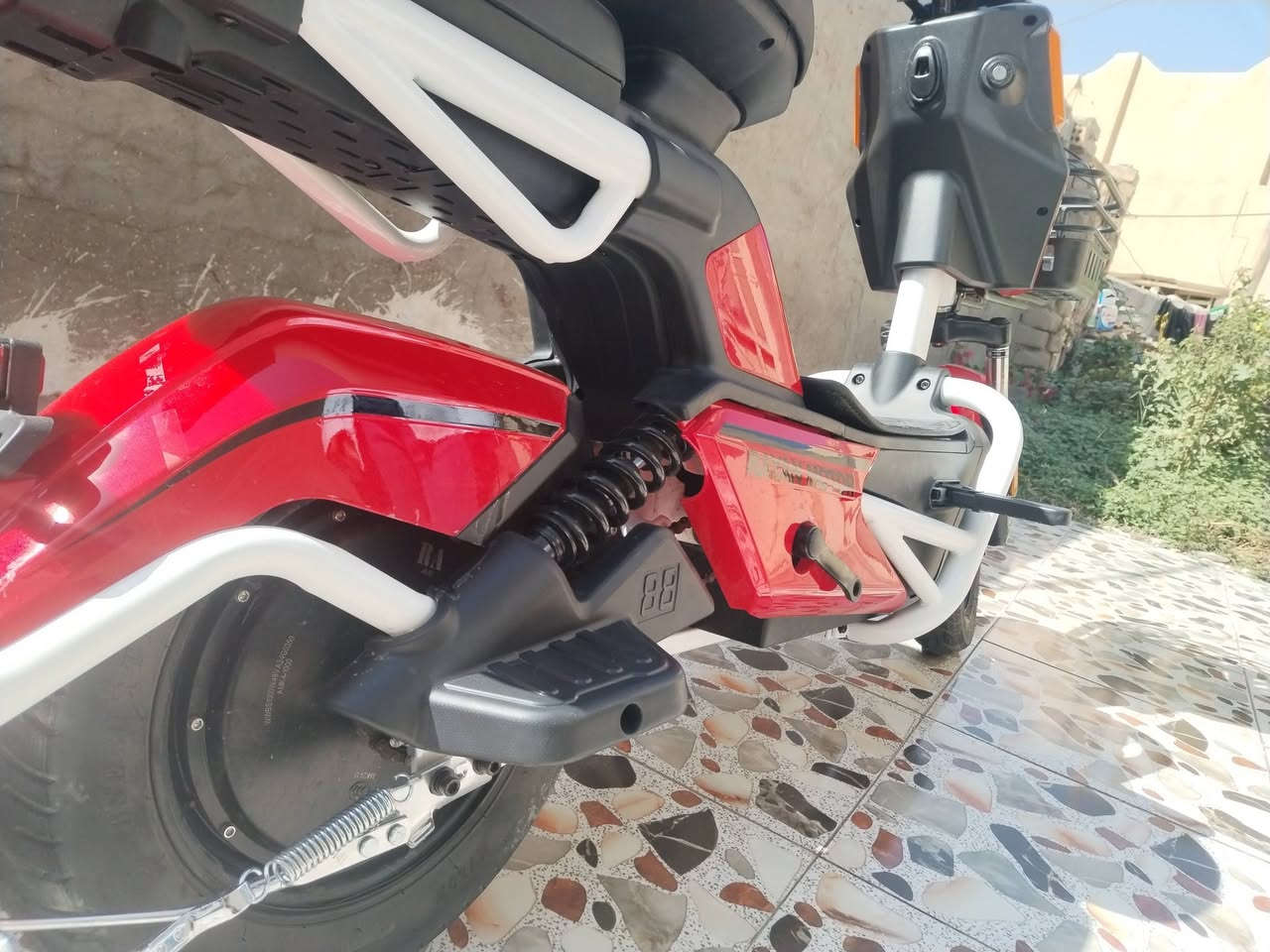 سلام عليكم دراجه شحن للبيع مستخدمه صارلها 15يوم نقصها متستقبل شحن الان متروكه دراجه جديده أمانة الله ول شراي يتصل وبي خير ويدلل ***********
