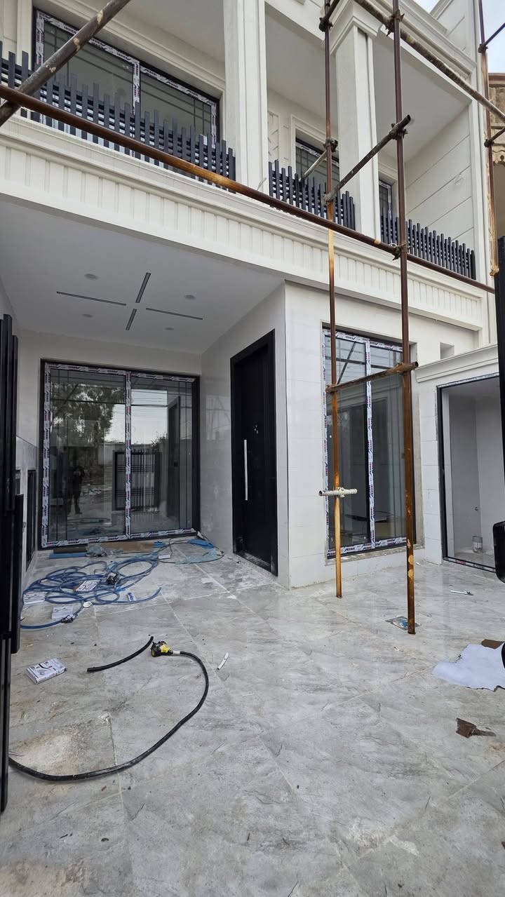 #خانوو_بۆفرۆشتن | #بیت_للبیع

🏠 خانوو بۆفرۆشتن لە 5 حەسارۆك سفرVIP
🔹125مەتر + پێش ساحە🍀
🔹 2 طابق + بەیتوونە
🔹 4 ژووری نووستن (1 سویت)+دیوەخان
🔹 مطبخ + مطبخ عمل
🔹  2 ھۆڵ 
🔹 2حەمام + 3 مرافق
🔹 دکتی موبەریدە                                                                #ڕووی ڕۆژهەلات
📞 ***********           
🔹 بۆزانینی نرخ ژمارە 1 بنووسە یان پەیوەندی بکە
▫️▫️▫️▫️▫️▫️▫️▫️▫️▫️▫️▫️▫️▫️▫️▫️

🏠 بیت للبیع حی ٥ حساروك سفر VIP
🔹 125متر  زیرو  گدام ساحە 🍀
🔹 طابقین + بیتوونە
🔹 4 غرفەنوم (1 سویت).+استقبال
🔹 2 صالة
🔹 مطبخ + مطبخ عمل
🔹 2حمام + 3 مرافق
🔹 دکت مبردة                                                                          #اتجاە شروق
📞 ***********
📞 ***********
🔹 لمعرفە سعر اکتب رقم ۱ او اتصل
▫️▫️▫️▫️▫️▫️▫️▫️▫️▫️▫️▫️▫️▫️▫️▫️
✰ ئەگەر موڵکەکانتان دەفرۆشن وێنە و زانیاری بنێرن کڕیارتان بۆ دەدۆزینەوە.
