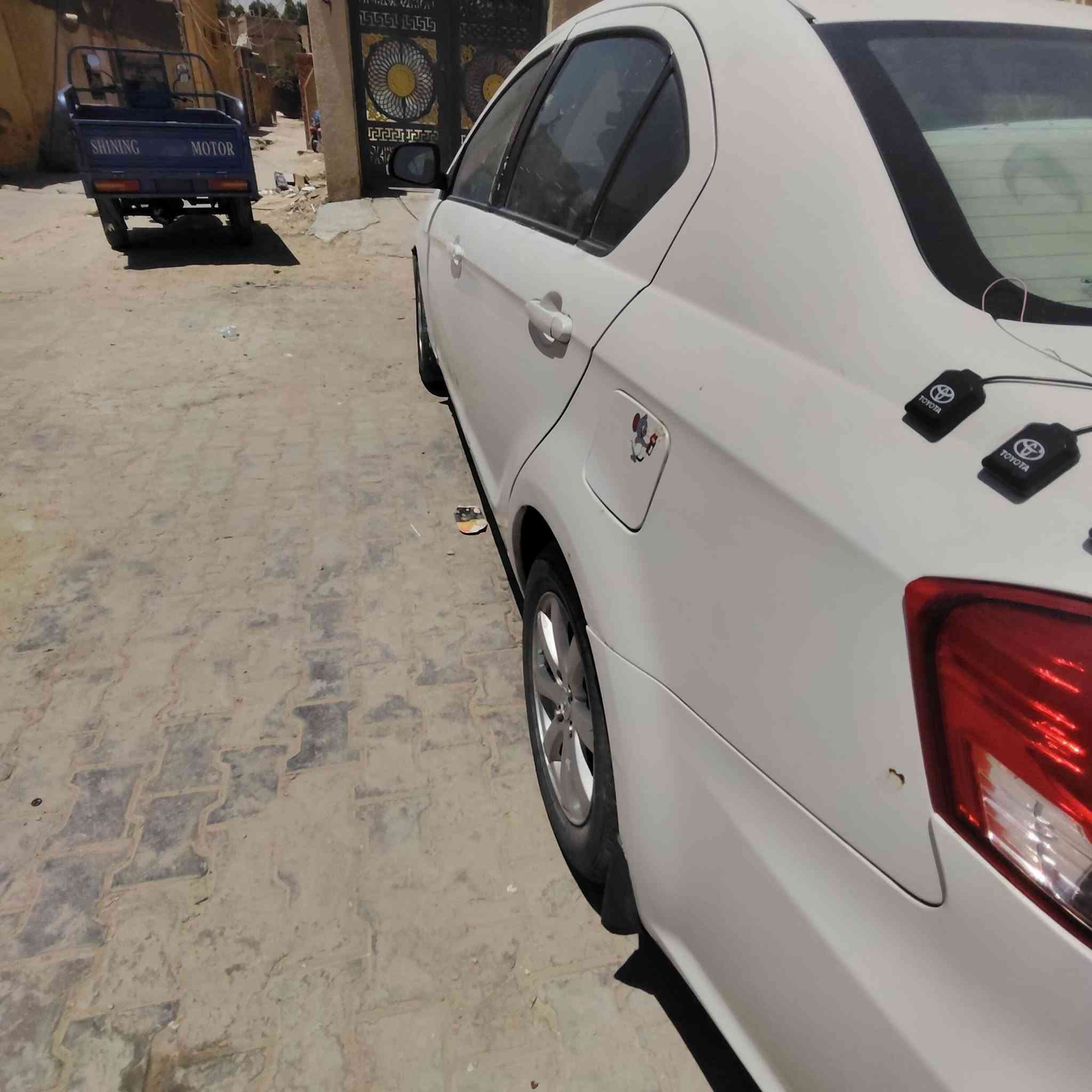 ​🚗 سيارة جريت ويل فولكس (Great Wall Voleex) موديل 2012 للبيع 🚗
السلام عليكم إخواني الطيبين..

​🛠️ المواصفات والتفاصيل:

​الموديل: 2012

​المحرك والكير: محورّة محرك وكير ياباني (كورلا) حجم 1600 سي سي، المحرك والكير مكفولات وقفل وبحالة ممتازة جداً. ترايك وين ماتريد 

​اللون: أبيض

​بدون حادث: السيارة بلادية بيها خيسات وملاحضات

​الداخلية والدواخل:  كلها نظيفة جداً وبحالة الشركة.

​الإضافات والكماليات: 

​دوشمة كاملة جديدة (فرو) درجة أولى.

​شاشة أندرويد حديثة ومتكاملة.

​بلوجكترات أمامية كشافات.

​حساسات خلفية بلادية للمساعدة بالوقوف.

​السنوية والملكية: السنوية جديدة وغير ساقطة، والسيارة جاهزة للتحويل. بسمي رقمه بابل 

​💰 السعر المطلوب: [ 48ورقة وبيه مجال بسيط للشراي الطيب]***********

📍 مكان التواجد: الديوانية / الشنافية.
