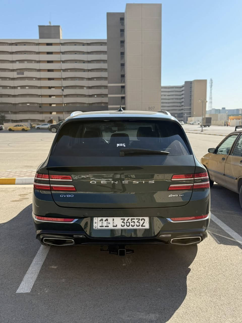 السلام عليكم 
 جينيسيس برستيج
السيارة فول مواصفات وجاهزة من جميع النواحي ما بيها نقص 
•موديل 2022
•محرك 3500 ستة سلندر توين تيربو  
•مساج بالكشنات
الدشبول دجتل ثلاثي الابعاد
•بردات خلفية كهربائية
•تحكم ريموت تقديم وترجيع
•اوتو هولد
•سايد بريك كهرباء
•صندوق كهرباء
•نقط عمياء
•عينة داتو شو 
•كشنات امامي خلفي كهربائية Vip
•تدفئة + تبريد بالكشنات  
•كامرات 360 درجة
•بانوراما
•مري شفط 
•توقف ذاتي 
•كشنات جلد 
•تشغيل عن بعد 
•رادارات 360 درجة 
•لايت زنون+ لد
السياره معربه بلعربي يم صيانه الجوهره بحي الجامعه•
•ماشية70,000 km قابل للزياده
وبعد مواصفات هواي متخلص

وارد امريكي حادثهه بس دعاميه و طاك ايرباك الاستيرن مرجع سستم السياره لا بارد ولا صبغ  .   الغد والشاصي مكفول من الشخط مكفوله من كلشي 
مغلفة ppf ضمان ١٠ سنوات 
 💸السعر : 425$
وبي مجال 
***********
📍مكان السيارة بغداد
