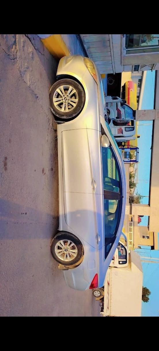 سوناتا 2011 مضلع امريكي حادثها جاملغ ايسر وبنيد بأسمي رقم كربلاء سياره خير من الله كير محرك تبربد ثلج تنفئه موصافتها العاديه تحكم ستيرن جهتين محرك لا تبخير لا تنقيص مكاني بابل مبايل *********** معروضع ب 95 وبيها مجال قليل حك الجيه
