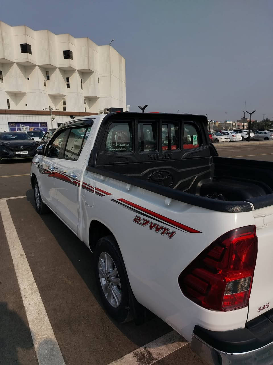 سلام عليكم بيكم تيوتا هلوكس مديل ٢٠٢٤ مكفوله كفاله عامه ماشيه ٥٠ الف فوول مواصفات رقم سليمانيه باسمي تحويل ثاني يوم   انكليزي جديد سنويه هزه براد جديد كله السعر ٢٩٨ وبي مجال للطيبين ***********
