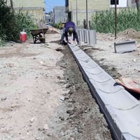 عمل انواع المقرنص، والمرمر، والبورسلين، والساقيه والكربستون ،والبازلت ...