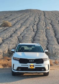 سورنتو هايبرد 2023 امريكي فول مواصفات بدون اي قطعة صبغ فول مواصفات كام...