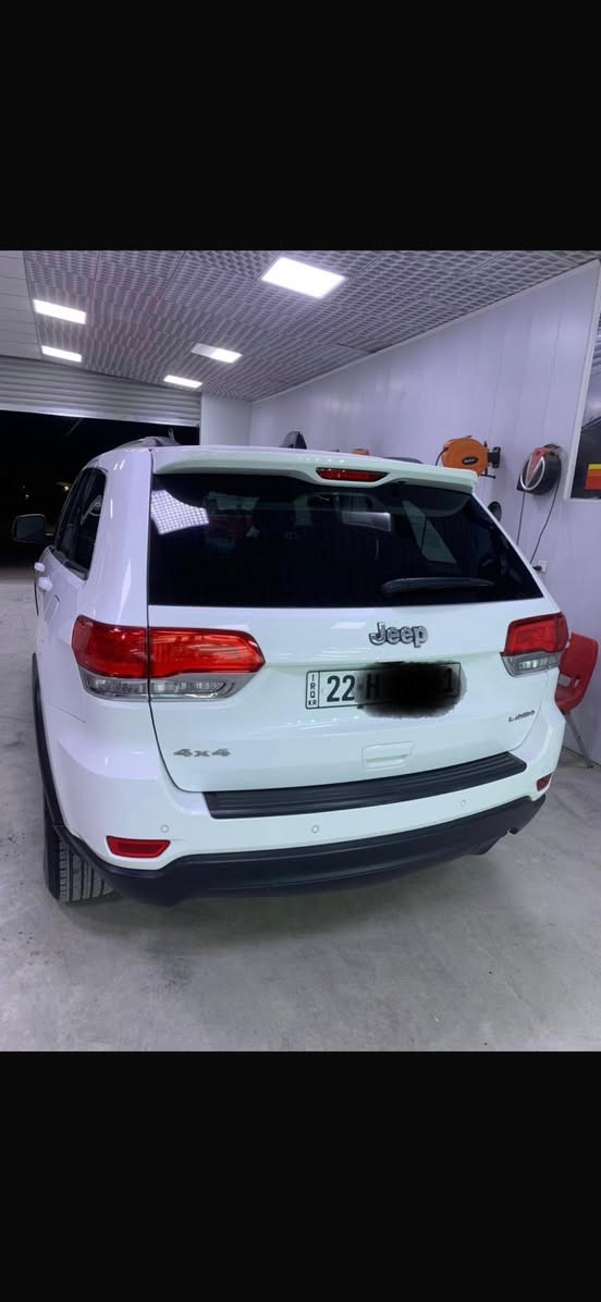 جيب شيروكي لاريدو 2017 
وارد كندي كلين تايتل كفاله عامه
ممشى 55 الف كيلومتر 
سنويه وهزه جديده 
السياره نظيفه جداً 
سعرها 260 وبيها مجال
***********
