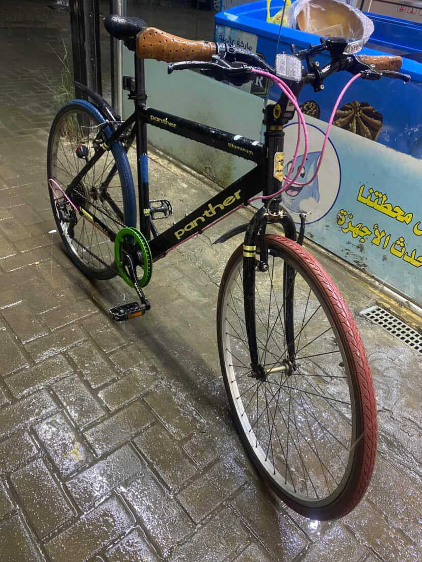 السلام عليكم بايسكل نضيف للبيع السعر 100 او بي مجال العنوان بغداد الدورة الميكانيك للاستفسار ***********
