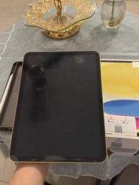 ايباد الجيل العاشر • ٦٤ جيجا • مع قلم