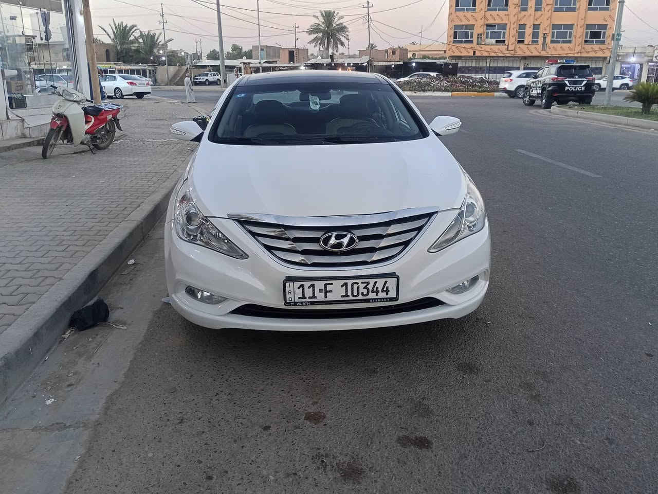 سوناتا 2011 لون ابيض صدفي
كير محرك 2400 كفاله 
بيها صبغ بالچاملق والهلال الي فوك التاير الخلفي اثر شخوط مكفوله من الحادث 
تبريد شغال 
بانوراما صدر جديد سياره كامله وجاهزه
رقم بغداد دولي بأسمي تحويل مباشر 
السعر 120
رقم الهاتف ***********
