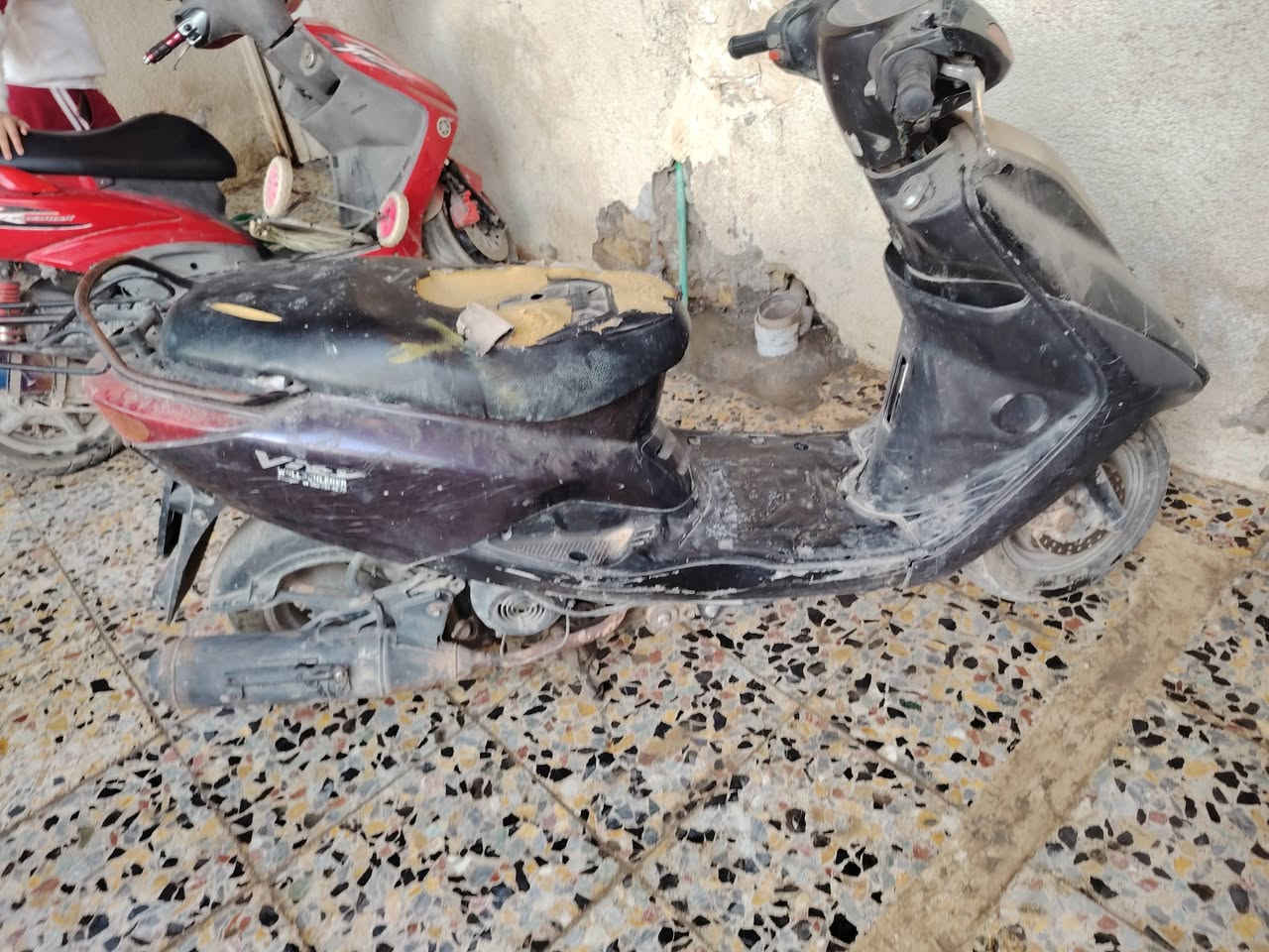 السلام عليكم دراجه بريز نوزل شغاله مكينه مابيه شي بس بيه صوت ب كلجات  ابيع كوم حديد السعر 350 مكاني بغداد الشعب شارع الصحه ***********
