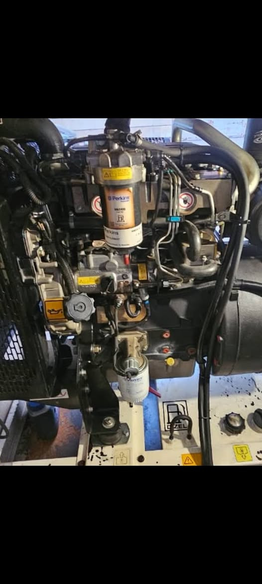 مولدة بيركنز ٦٠كيفي كاتم ٣بستم سوبر نظيفه جدا سيت بلادي للبيع بغداد ***********
