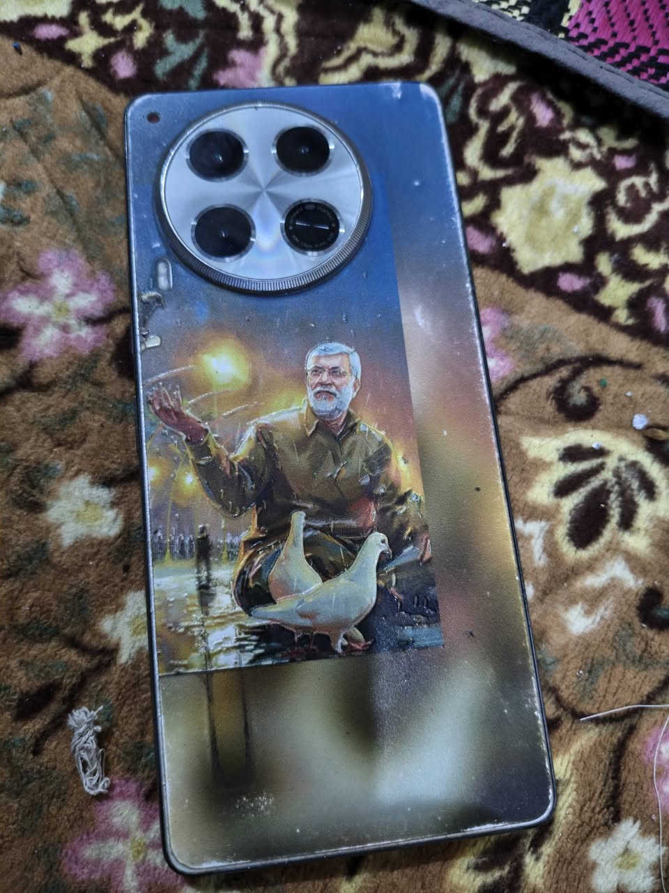 السلام عليكم موبايل للبيع
TWCNO CAMON 30
ذاكرة 256
رام 16 
الجهاز مكفول ما عدا الضهر مكسور والباقي كله مكفول 
الملحقات بس كارتون بدون شاحنه 
السعر 275 وبي مجال للطيبين
للتواصل *********** موجود واتساب متواجد
