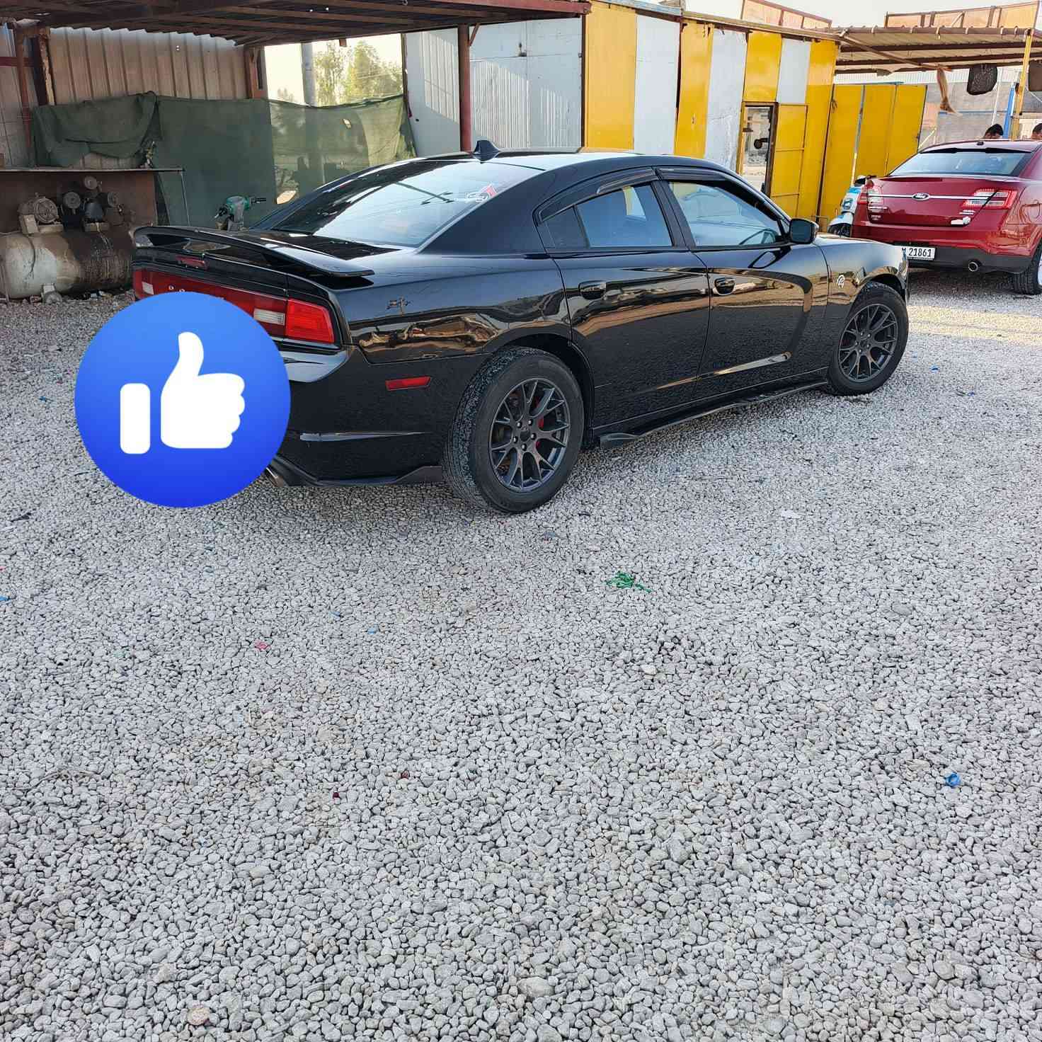 السياره بيع فقط
جارجر 2014 
 حجم المحرك سته سلندر 3600
السياره فول ما عدا الفتحه 
تحكمات ستيرن
كير طياره 8 نمر
شفتات
شاشا كبره
كشنات حضن
كشنات تدفئه
غرفه صوتيه
دمام خلفي بلادي
دعاميات srt
لايتات زنون 
السياره مال جناي  سياره بيه قطعتين كلير بمركيا بل العراق بيه قطعتين بدون دواخل 
لا شواصي ولا لغود ولا كص كلهن مابيهن اي ضربه
مكاني بابل طريق سريع  نتصال ع رقم ***********.  ‏‪***********‬‏
