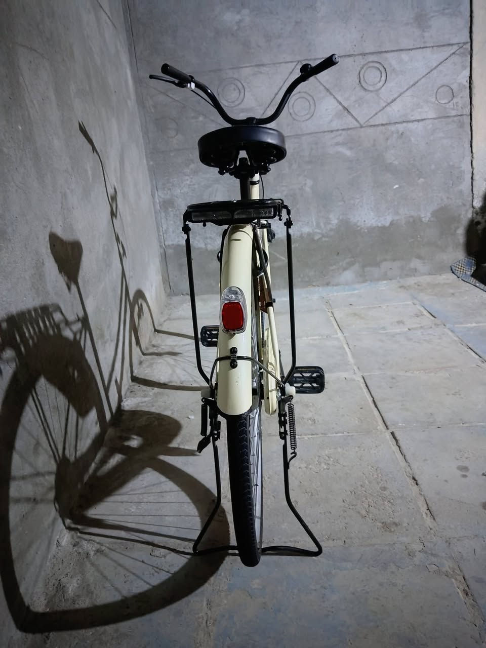 سلام عليكم بايسكل للبيع نضيف كلش سعر 160 وين يدور لرمضان🤍 ✈️


**إذا كنت صاحب هذا الإعلان وتريد حذفه لأي سبب، رجاءا أرسل رسالة إلى الدعم الفني**