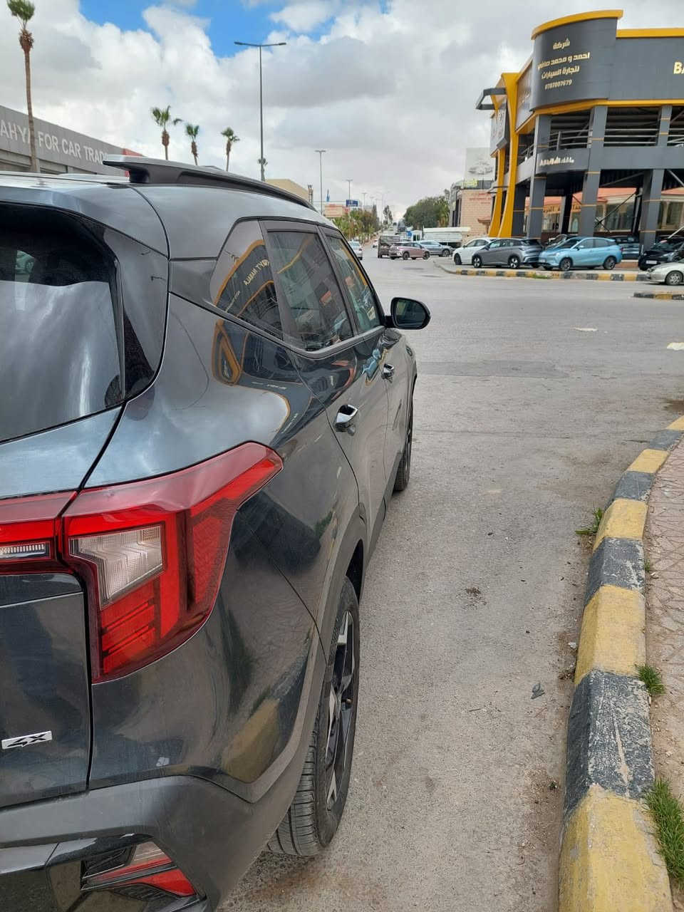 السلام عليكم للبيع كيا سلتوز موديل 2025 وارد أمريكي فقط جاملغ بارد بدون صبغ بدون تبديل حتى الدعاميات ليبل واحد ماشيه ١٧ ألف السياره فول بدون فتحه مكان السياره الأردن عمان المنطقه الحره ترهم حره وترهم شهداء (ملاحضه) السياره مصلحه كامله سعر مناسب للستفسار ***********
