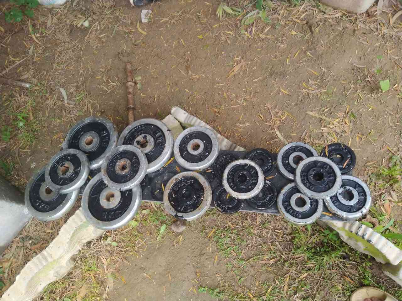 سلام عليكم حديد اثقال للبيع الوزن 40كيلو سعر الكيلو 2000بي مجال او ويا شفت دمبلاس


**إذا كنت صاحب هذا الإعلان وتريد حذفه لأي سبب، رجاءا أرسل رسالة إلى الدعم الفني**