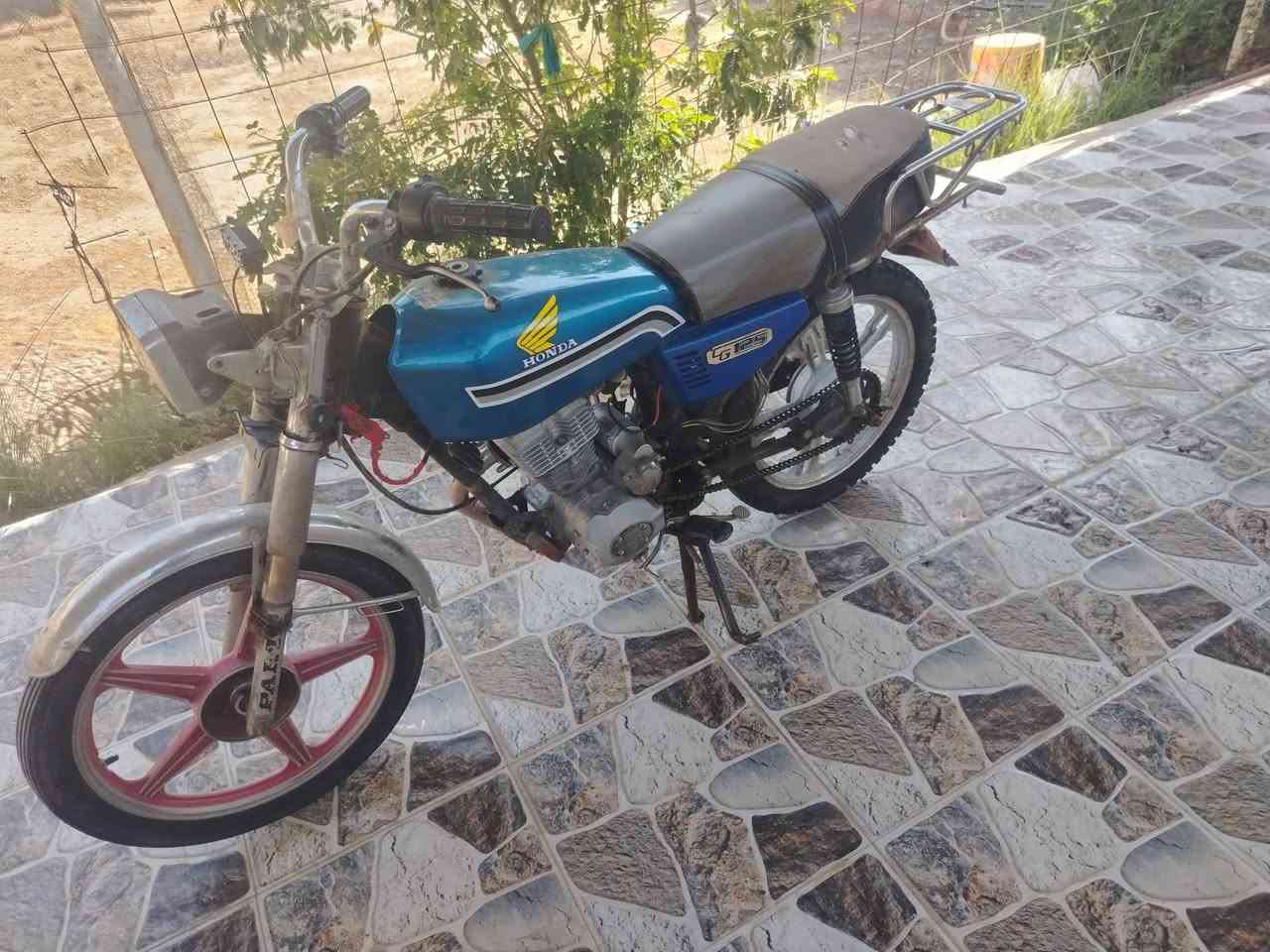 سلام عليكم عليكم دراجه للبيع المكان دياله شهربان السعر 225 وبيهه مجال***********
