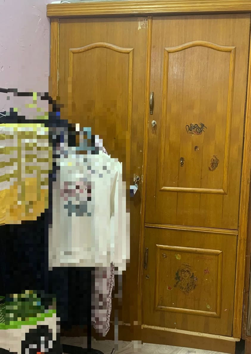 أغراض بيت نضيفه  للبيع زاويه ب ٢٥وبيها مجال كنتور  ٧٥وبي مجال أغراض استخدام نضيف وبيهن مجال مندر نفرين


**إذا كنت صاحب هذا الإعلان وتريد حذفه لأي سبب، رجاءا أرسل رسالة إلى الدعم الفني**