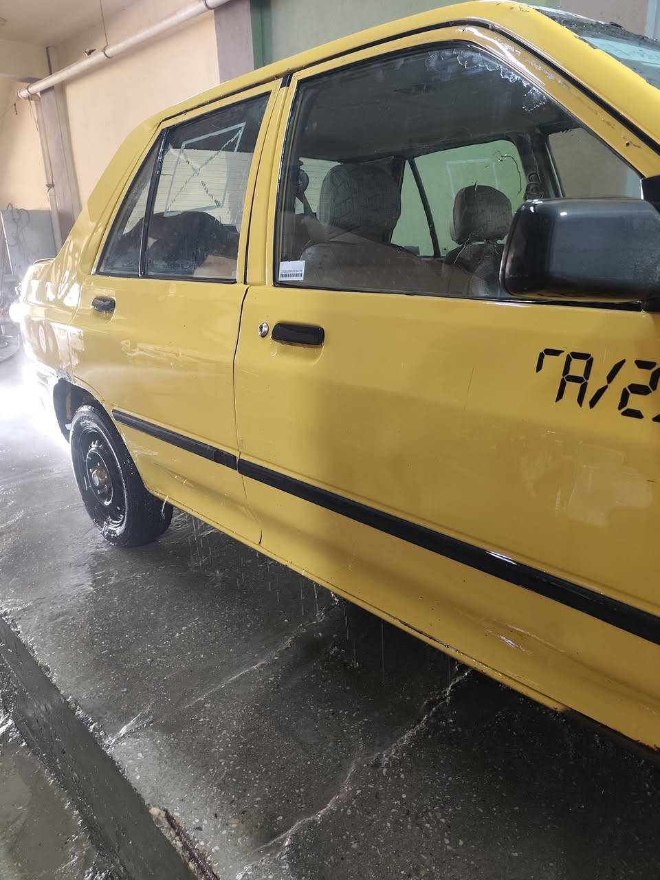 السلام عليكم  سايبه موديل 15السياره تعمير كامل  من لغود من دبلات من كلشي  السياره حلوه كلش 
السياره مطلوبه هيئه وغرامات  
السعر 18وبيه مجال اتصال *********** المكان ديوانيه مركز
