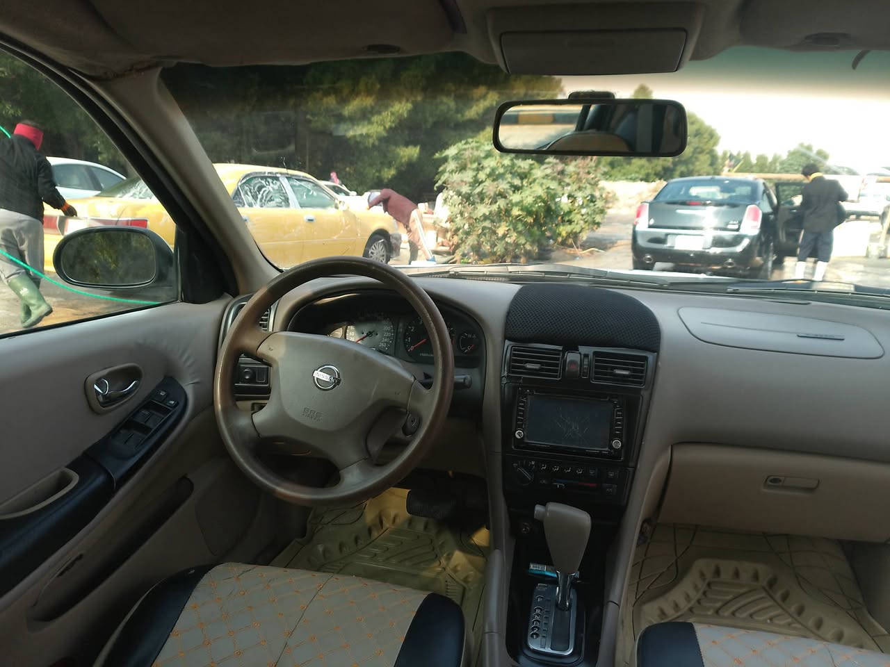 السلام عليكم
نيسان مكزما ٢٠٠٤ 
صبغ حزام بدون حادث 
كير محرك كهربائيات شرط 
حداديه بيه نقوصات 
زوج دبلات خلفيه تعبانه 
طوبات زوج 
شمعات 
فقط هاي النواقص الب بالحداديه 
تبريد منظومه جديده شادها بس ما شحنت غاز 
لان الجو بارد 
رقم بغداد الماني تحويل ثاني يوم 
السعر ٦٨ وبيه مجال 
وعليها غرامه ١٠٠ تنزل من السعر 
العنوان بغداد اليوسفيه 
***********
للمعلومات الدعاميه الخلفيه شديتها
