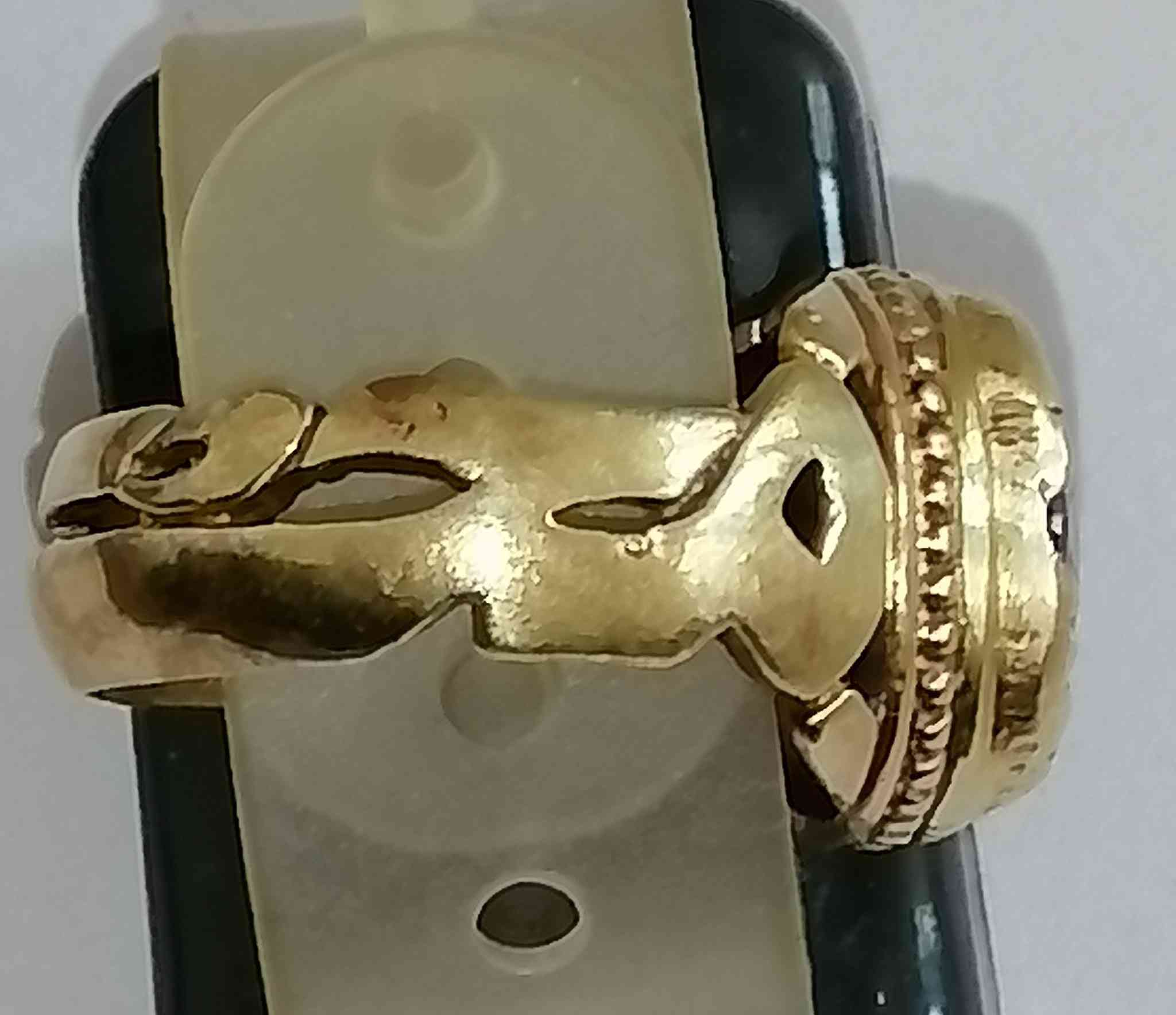 خاتم متوج بحجر ياقوت أفريقي للإستفسار أكثر خاص


**إذا كنت صاحب هذا الإعلان وتريد حذفه لأي سبب، رجاءا أرسل رسالة إلى الدعم الفني**