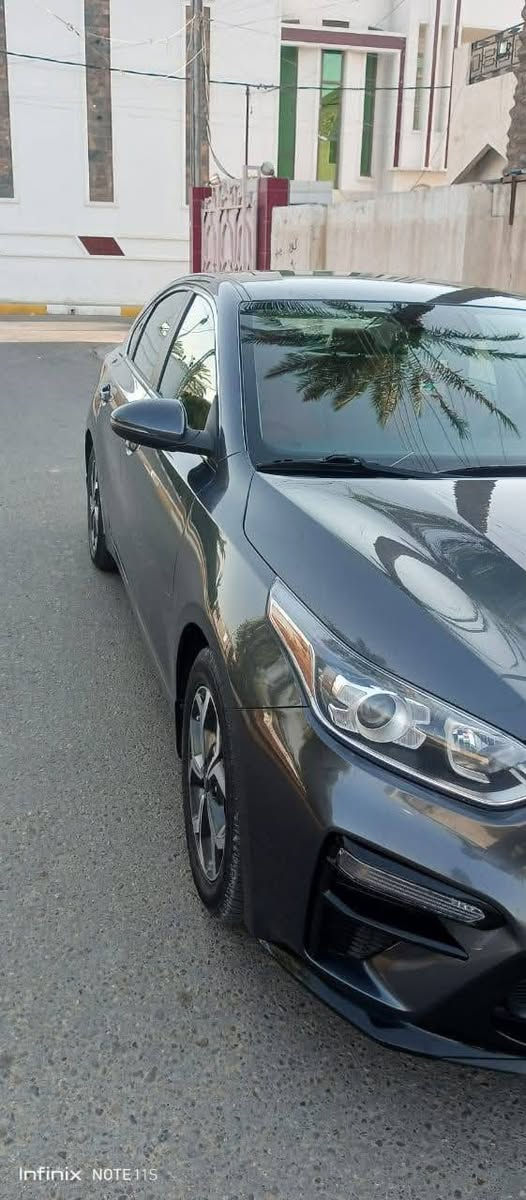 السلام عليكم
فورتي للبيع مواصفات EX موديل 2020 امريكي
المواصفات
رادارات امامي خلفي   مانع تصادم مانع انزلاق 3وضعيات قياده ايكو نورمل سبورت وباقي الموصفات معروفة سياره نظيفه من طخم وتايرات ماتصرف عليها دينار ،;:.
ماشيه 120كيلو متر 
ضررها كلش بسيط نص دعاميه وبوند مابيها سياره اخو الكلين شرط ;.  سنويه باسمي 27 شرط التحويل 
السعر 145وبيها مجال
موصل 
للاستفسار اكثر ***********
